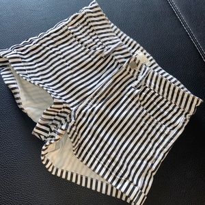 Striped Shorts 🤍🖤